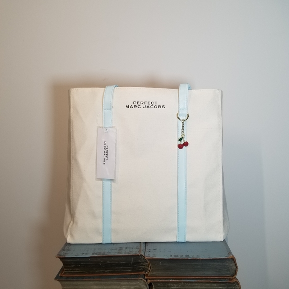 Marc Jacobs Handbags - FREE Marc Jacobs Tote | Free Add-on to $35+ Bundle